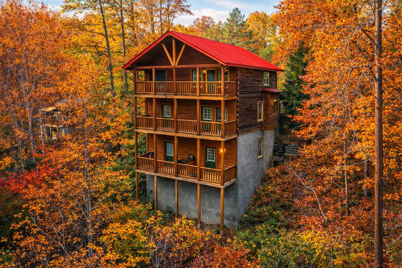 Timberline, a game-loft cabin with theater and views in Tennessee