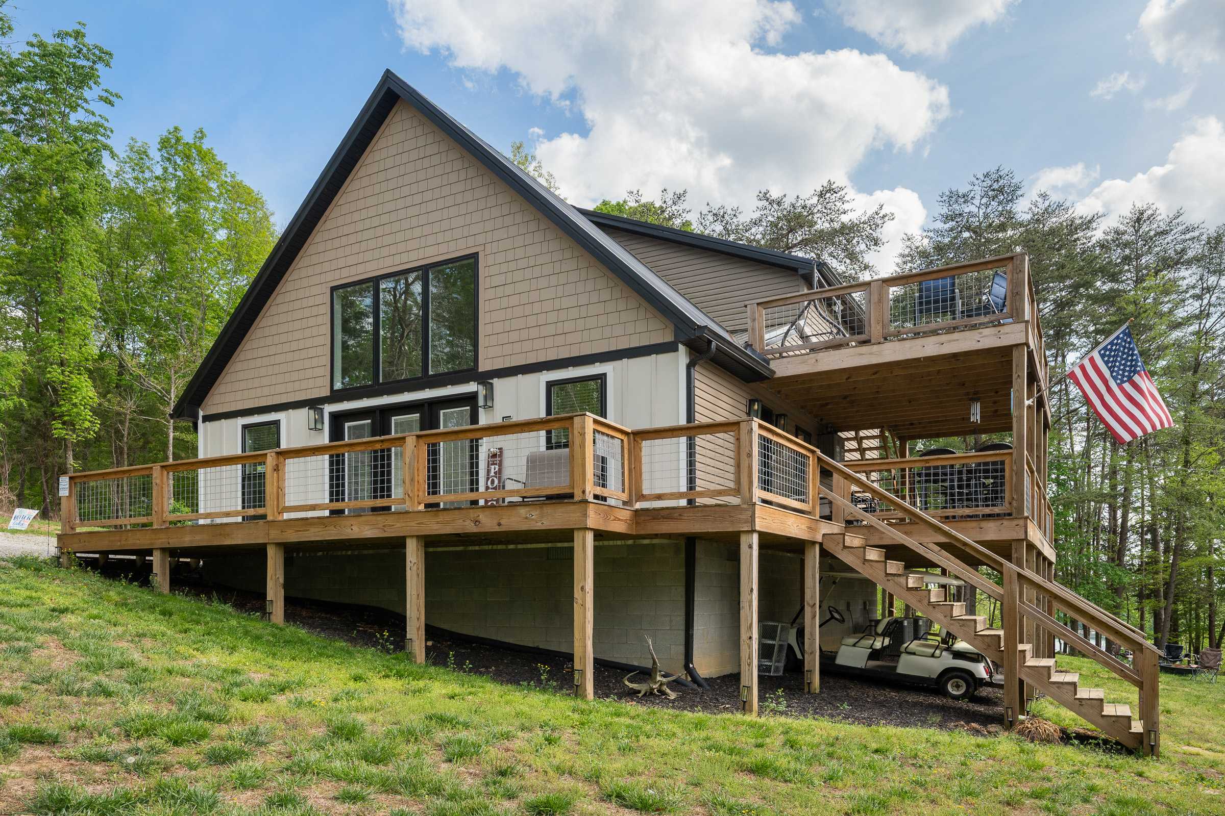 Mammoth Lake House, a spacious 5BR Home Base home on Nolin Lake, Kentucky